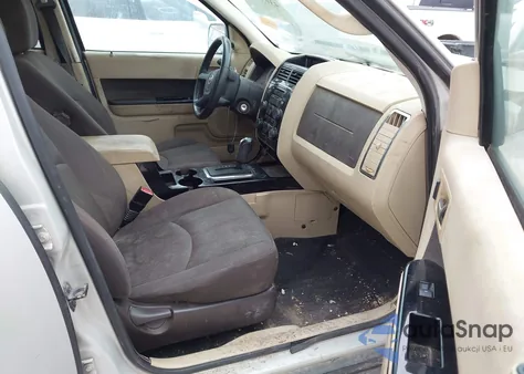 2009 Mazda Tribute I Touring z USA, uszkodzony, nr VIN 4F2CZ02779KM00801